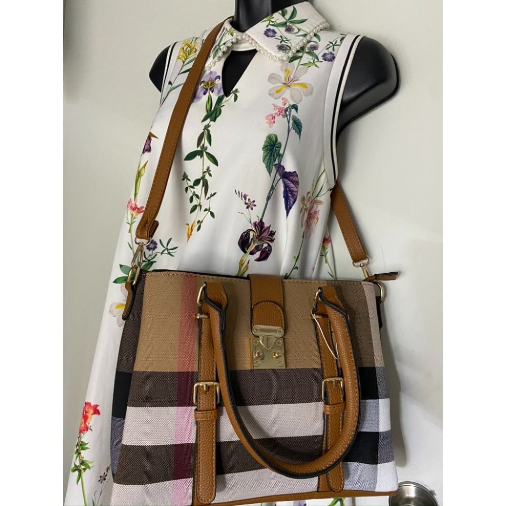 NWT! ClosetsNYC Large Plaid Tote Crossbody Bag - Picture 5 of 9